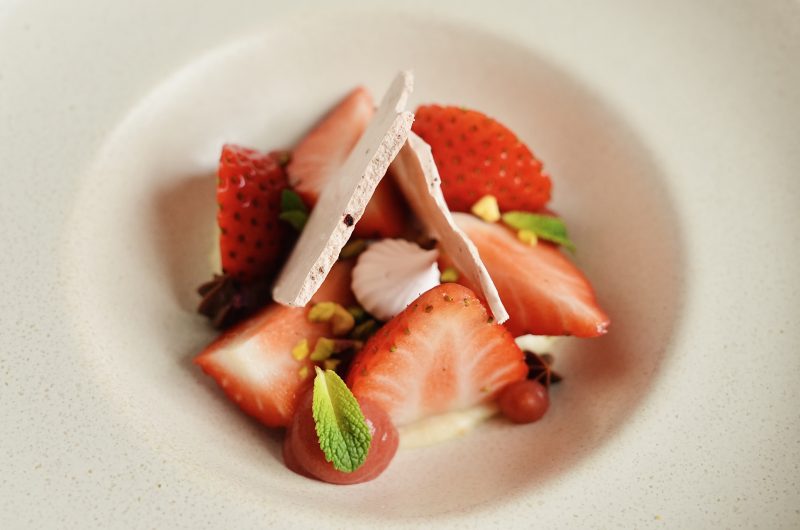 Strawberry, Chocolate & Meringue