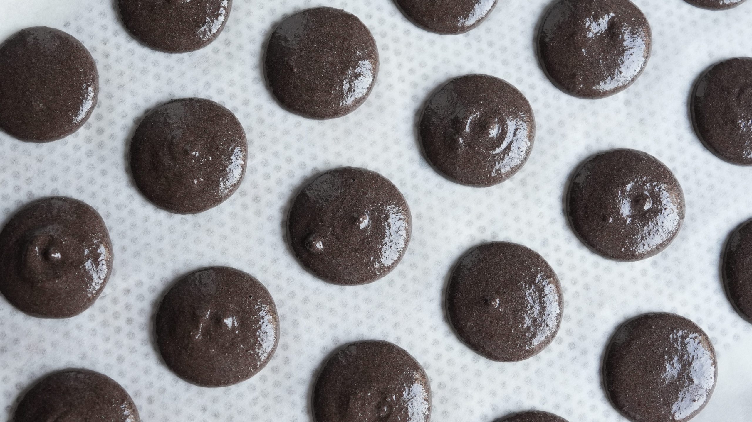 Chocolate Macaron
