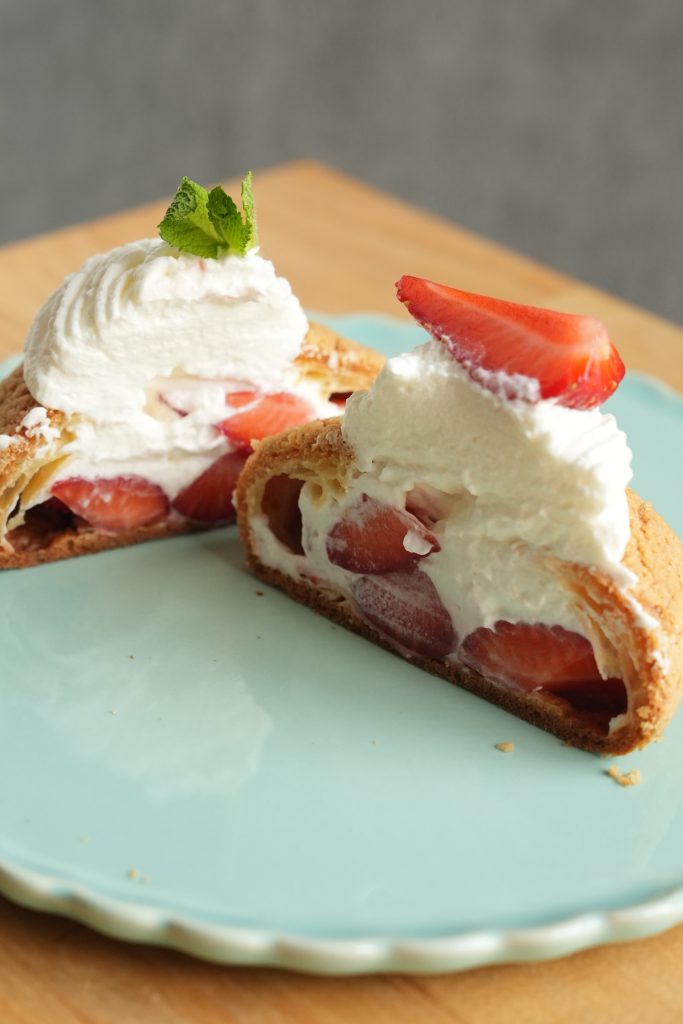 Berry Cream Puff (Choux au Craquelin)